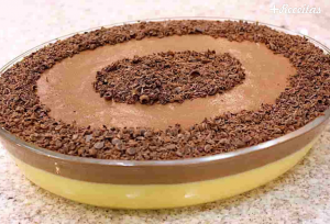 Mousse fácil de maracujá com chocolate