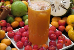 Suco de laranja com acerola