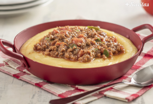 Polenta com carne moída