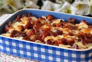 Batata gratinada com queijo e bacon