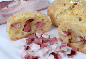 Pão de queijo e bacon