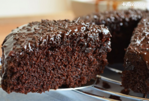 Bolo de chocolate diferentão sem ovos