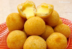 Bolinha de queijo com apenas 3 ingredientes